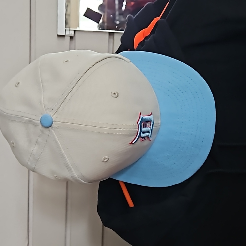 New Era Detroit Tigers blue and cream snapback Hat